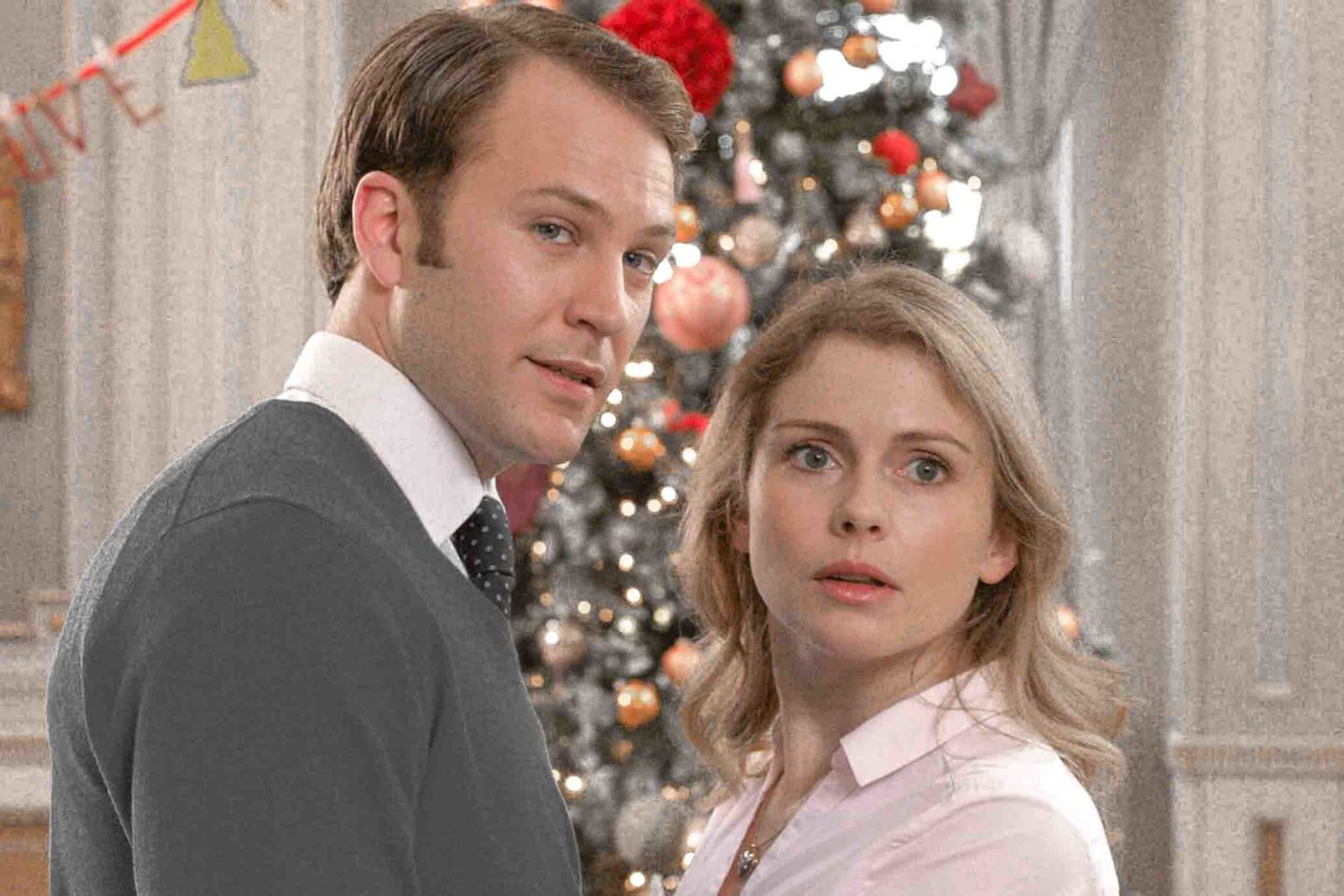 Top 10 Must See Netflix Movies for all Hopeless Romantics- a christmas prince